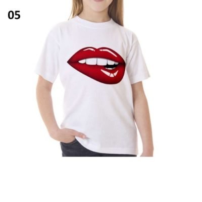 Lasten T-paita huulten kuvalla